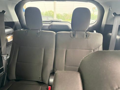 Used 2023 Ford Explorer XLT RWD image 7