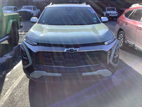 Used 2025 Chevrolet Equinox ACTIV w/ Safety and Technology Package image 5