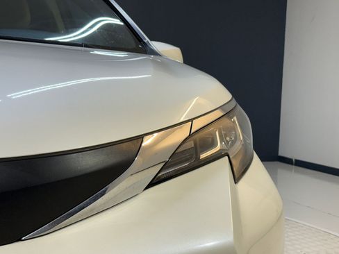 Used 2021 Toyota Sienna XLE image 12