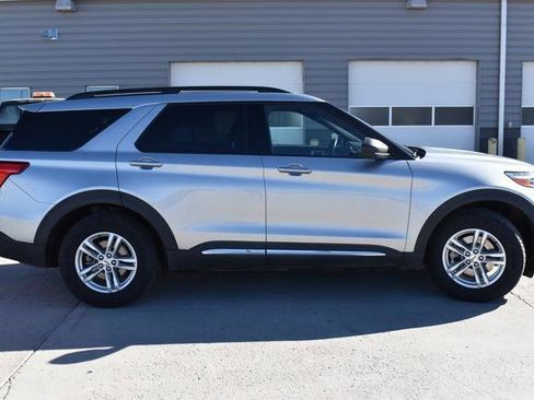 Used 2020 Ford Explorer XLT w/ Class III Trailer Tow Package image 4