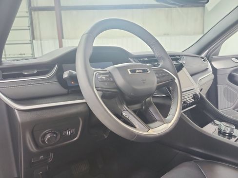 Used 2024 Jeep Grand Cherokee L Laredo AWD/4WD image 18