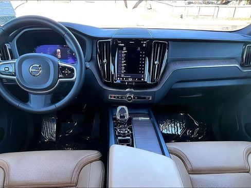 Used 2023 Volvo XC60 B5 Ultimate w/ Climate Package image 18