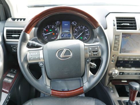 Used 2014 Lexus GX 460 AWD/4WD image 19