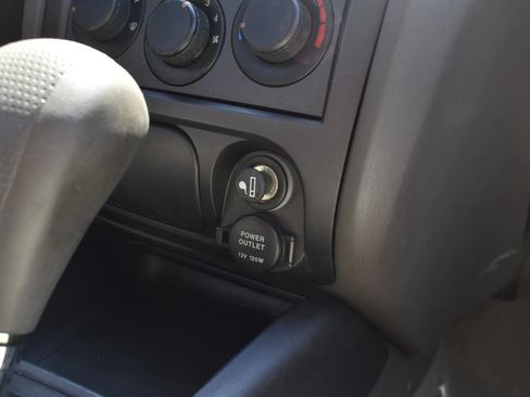 Used 2005 Hyundai Elantra GLS FWD image 17