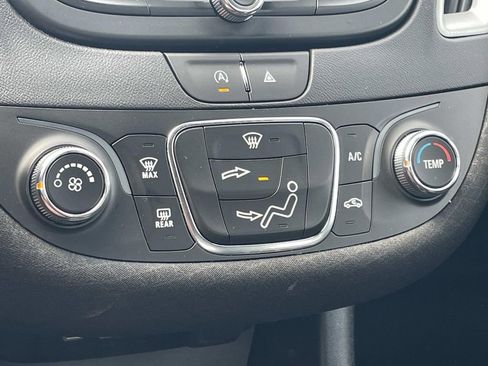 Used 2023 Chevrolet Malibu RS FWD image 18
