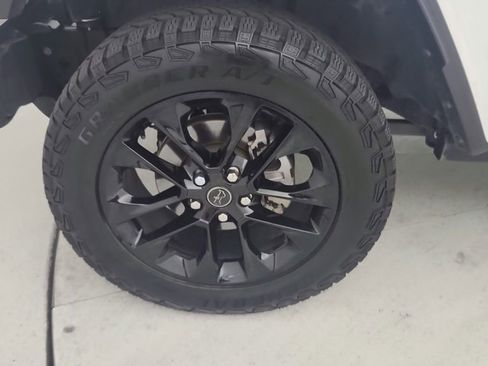 Used 2025 Jeep Gladiator Sport AWD/4WD image 48