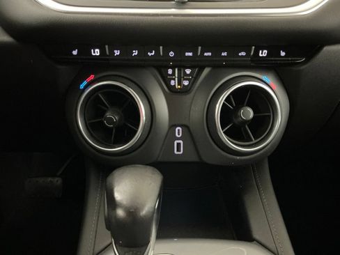 Used 2020 Chevrolet Blazer LT FWD image 11