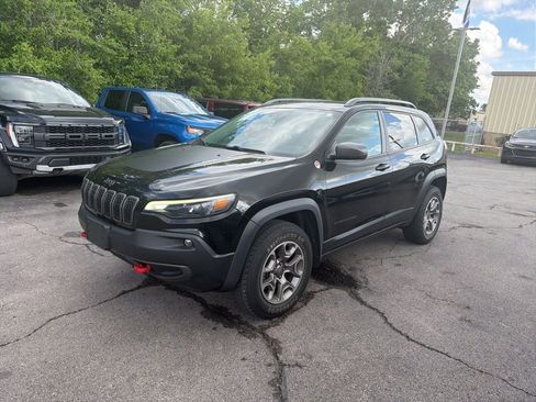 Used 2021 Jeep Cherokee Trailhawk AWD/4WD image 2