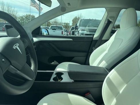 Used 2024 Tesla Model Y Long Range image 7