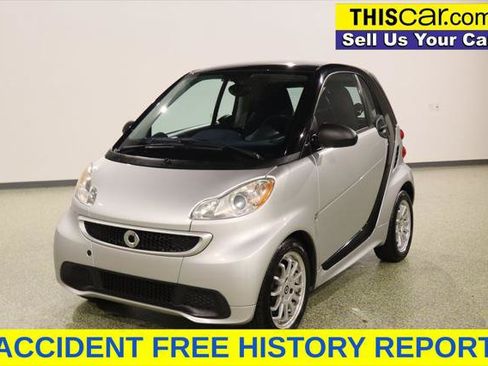Used 2014 smart fortwo passion RWD image 3