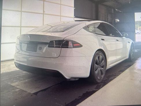 Used 2022 Tesla Model S AWD/4WD image 3