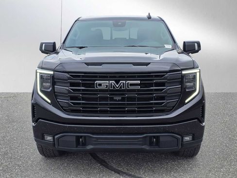 Used 2022 GMC Sierra 1500 Elevation w/ Elevation Premium Package AWD/4WD image 8