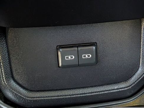 Used 2023 Toyota Highlander L FWD image 14