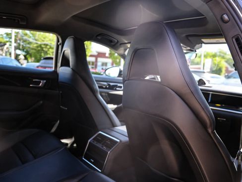 Used 2019 Porsche Panamera 4 w/ Premium Package AWD/4WD image 29