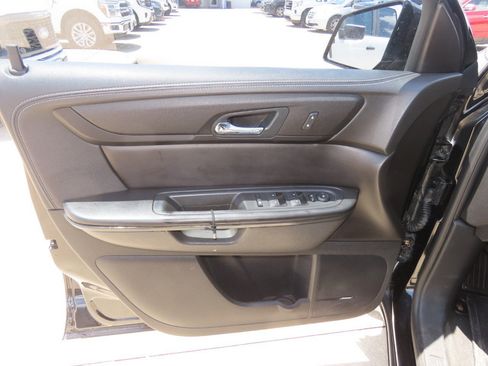 Used 2017 Chevrolet Traverse LT FWD image 26
