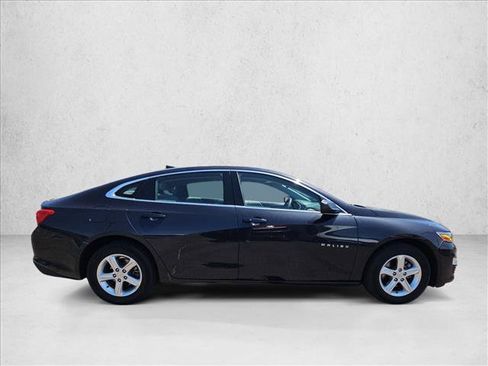 Used 2022 Chevrolet Malibu LS FWD image 4