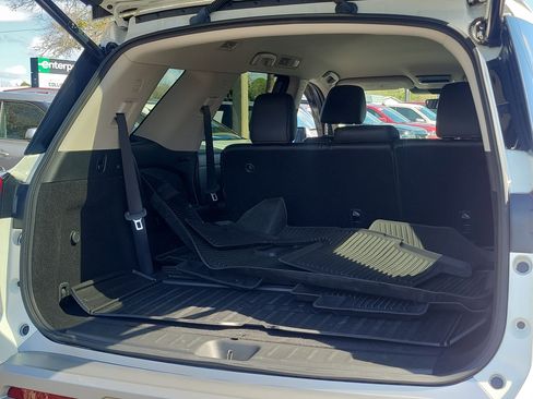 Used 2023 Nissan Pathfinder SL w/ Lighting Package (N92) image 11