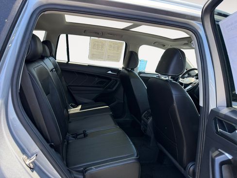 Used 2024 Volkswagen Tiguan SE AWD/4WD image 18