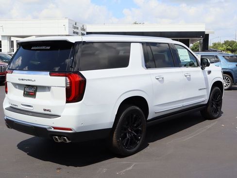 New 2026 GMC Yukon XL Denali w/ Sun & Power Step Package AWD/4WD image 5