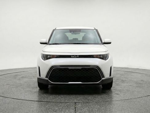 Used 2025 Kia Soul LX w/ LX Technology Package FWD image 2