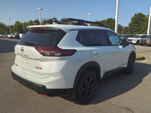 Certified 2025 Nissan Rogue SV AWD/4WD image 3