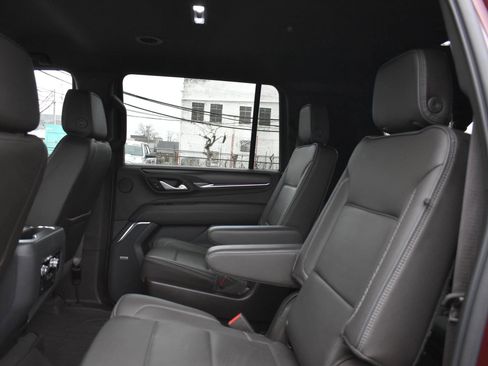 Used 2022 GMC Yukon XL Denali image 17