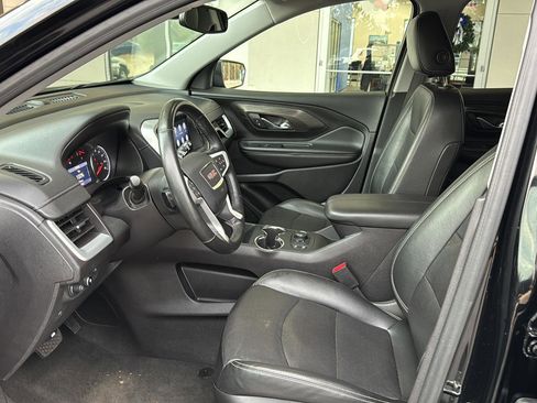 Used 2024 GMC Terrain SLT image 8