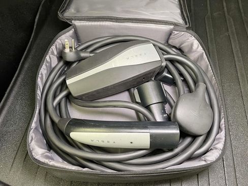 Used 2020 Tesla Model Y Long Range image 21