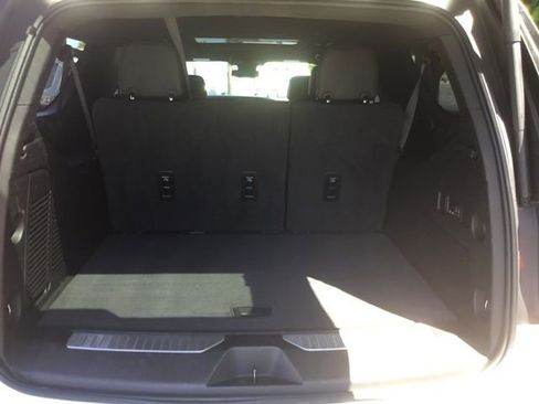 Used 2024 GMC Yukon XL Denali image 24