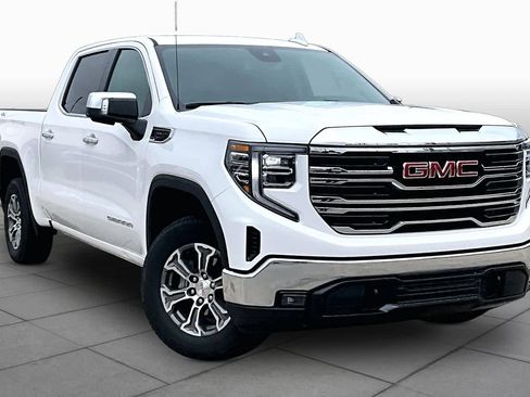 Used 2025 GMC Sierra 1500 SLT AWD/4WD image 3
