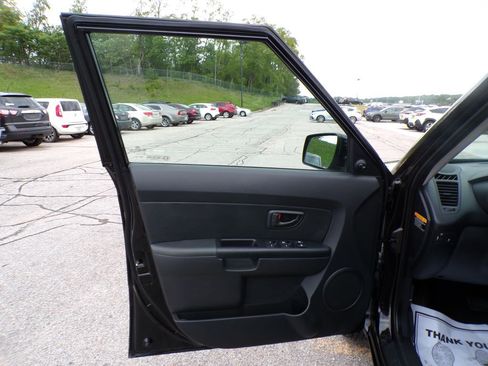Used 2013 Kia Soul FWD image 20