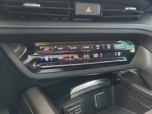 Certified 2023 Buick Envision Avenir image 28