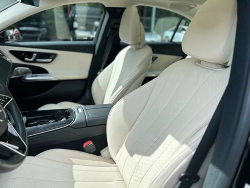 Used 2024 Mercedes-Benz E 350 4MATIC Sedan image 9