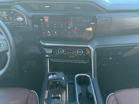 Used 2024 GMC Sierra 1500 Denali Ultimate AWD/4WD image 11