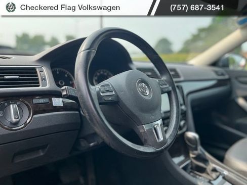Used 2015 Volkswagen Passat TDI SEL Premium FWD image 19