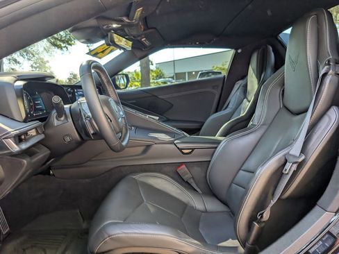 Used 2024 Chevrolet Corvette Stingray Convertible w/ Z51 Performance Package image 15