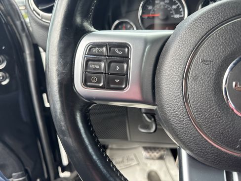 Used 2015 Jeep Wrangler Unlimited Rubicon AWD/4WD image 18