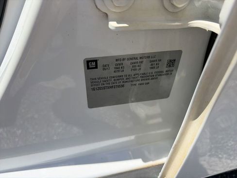Used 2017 Chevrolet Malibu LT FWD image 24