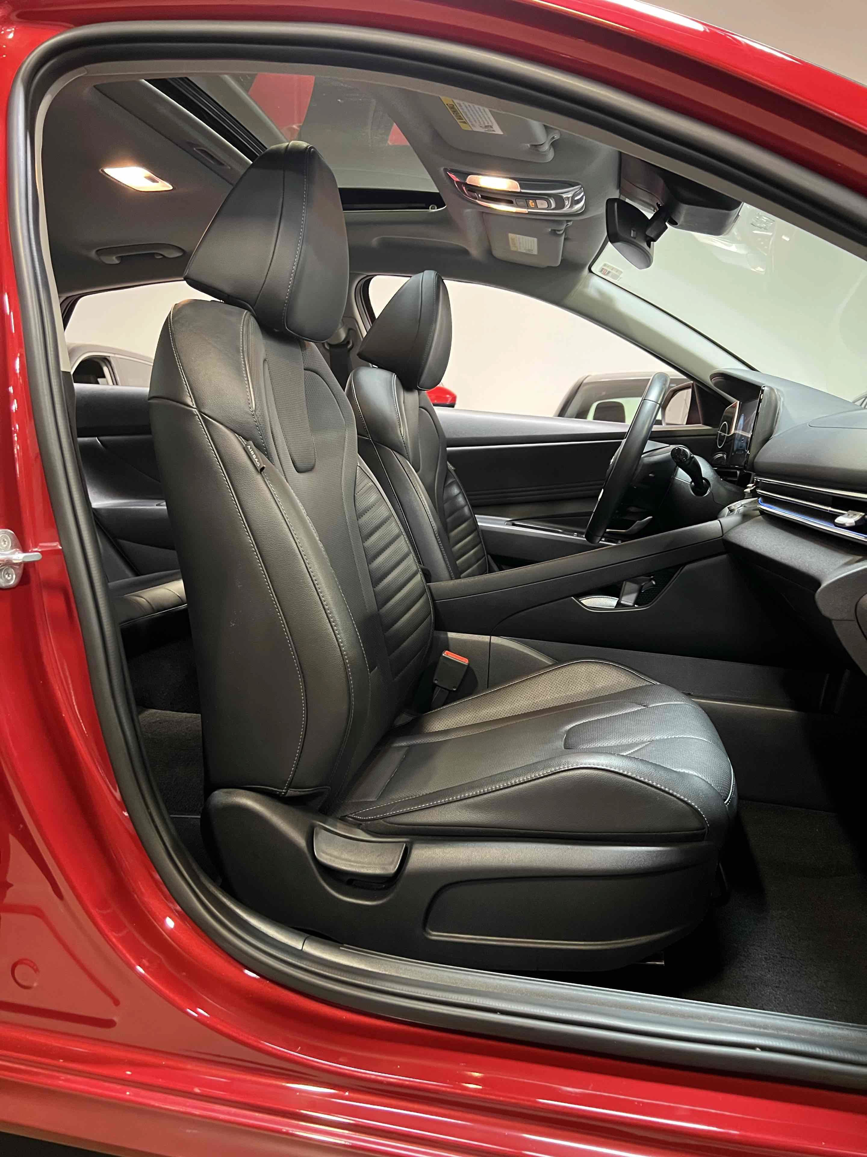 Used 2023 Hyundai Elantra Limited FWD image 23