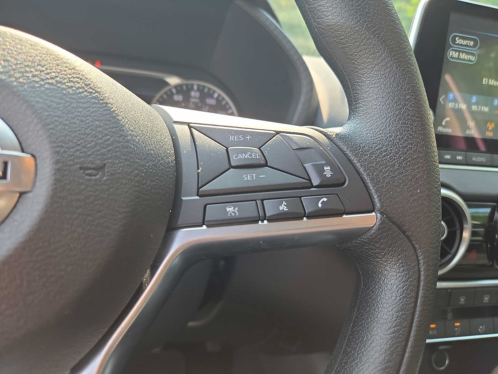 Used 2023 Nissan Sentra SV FWD image 21