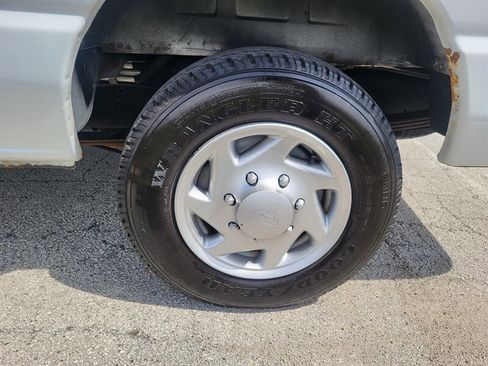 Used 2014 Ford E-350 and Econoline 350 XLT image 31