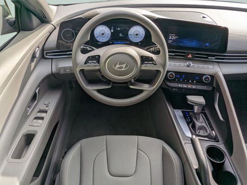 New 2026 Hyundai Elantra Sport FWD image 18