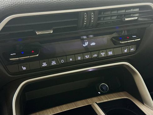 Certified 2024 MAZDA CX-90 3.3 Turbo w/ Preferred Plus AWD/4WD image 22