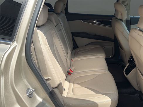 Used 2017 Lincoln MKX Reserve AWD/4WD image 16