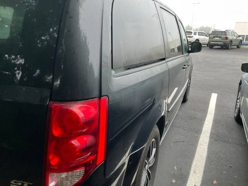 Used 2017 Dodge Grand Caravan GT FWD image 4