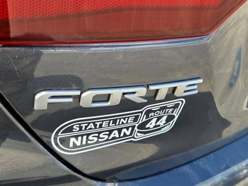 Used 2023 Kia Forte LXS w/ LXS Technology Package image 6