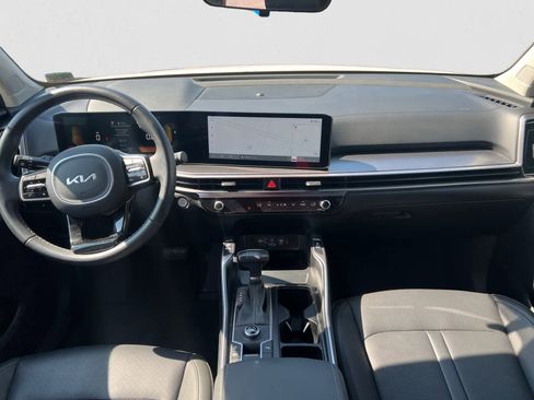 Certified 2025 Kia Sorento S image 13