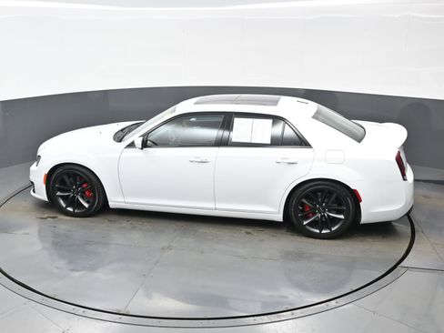 Used 2023 Chrysler 300 C image 34