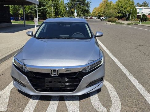 Used 2018 Honda Accord LX image 2