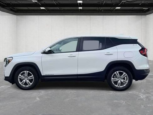 Used 2024 GMC Terrain SLE FWD image 8